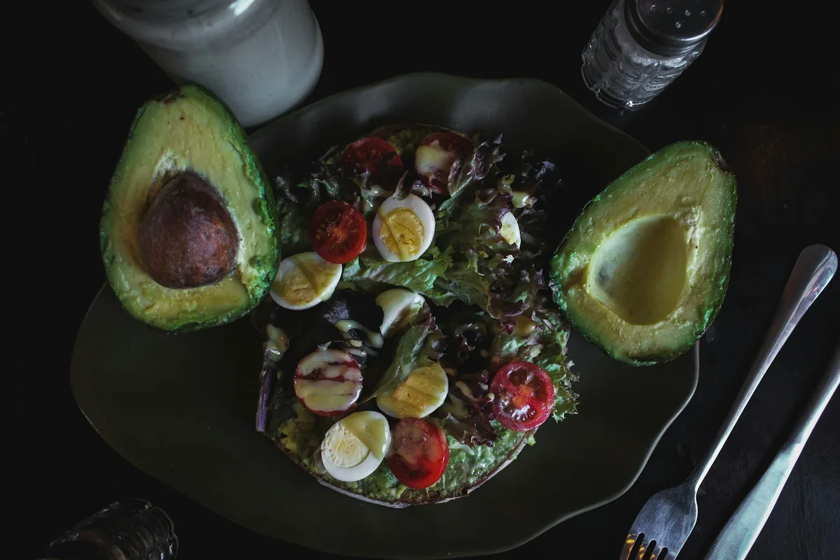 Protein içeren dengeli bir tabak